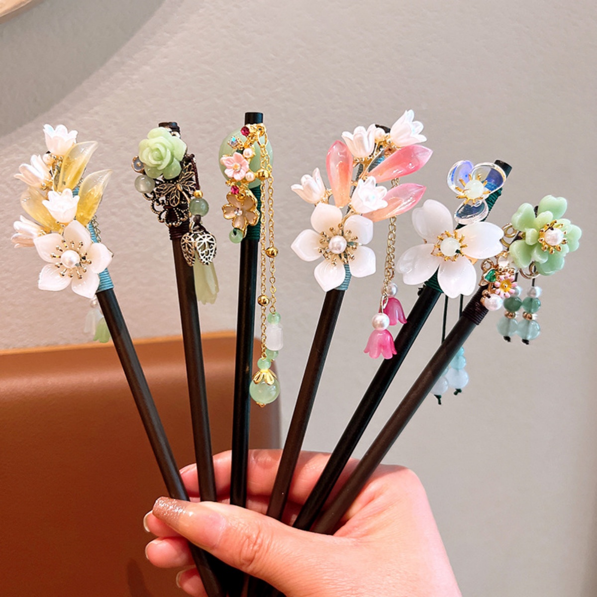 Exquisite Flower Tassel Wooden - огляд і ціна Supply Florist